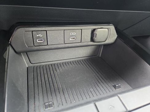 Used 2024 Toyota Prius LE FWD image 27
