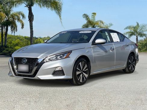 Certified 2022 Nissan Altima 2.5 SV image 1