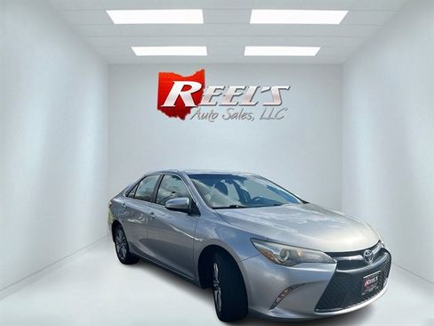Used 2015 Toyota Camry SE FWD image 3