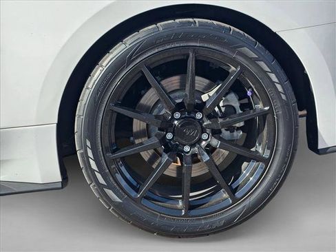 Used 2018 Ford Mustang GT Premium image 21