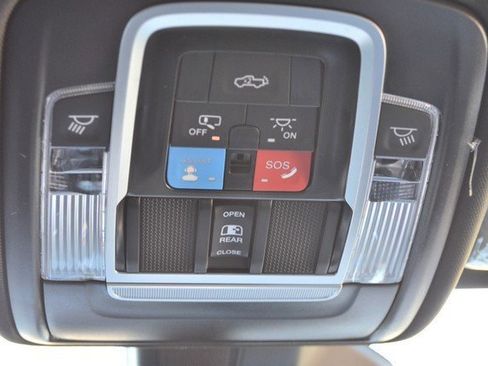 New 2026 RAM 1500 4x4 Crew Cab image 31