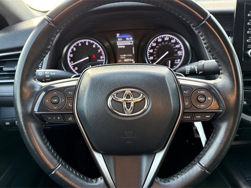 Used 2022 Toyota Camry SE image 26