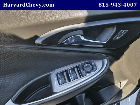 Used 2023 Chevrolet Malibu LT FWD image 34