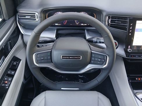 New 2026 Jeep Grand Wagoneer L 2WD image 21