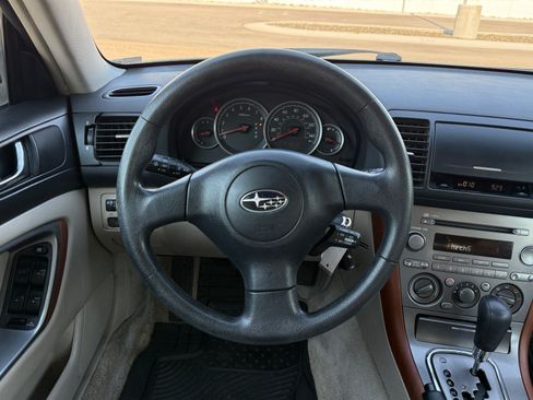 Used 2006 Subaru Outback 2.5i AWD/4WD image 9