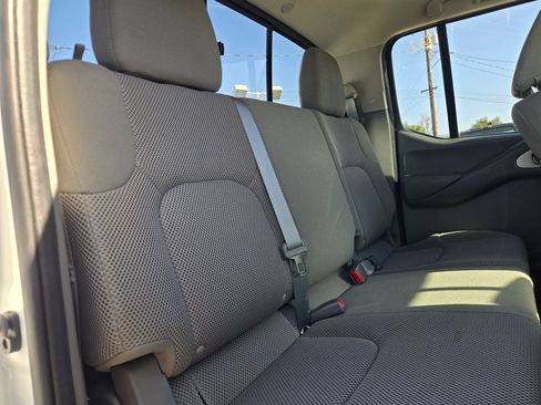 Used 2021 Nissan Frontier SV image 18