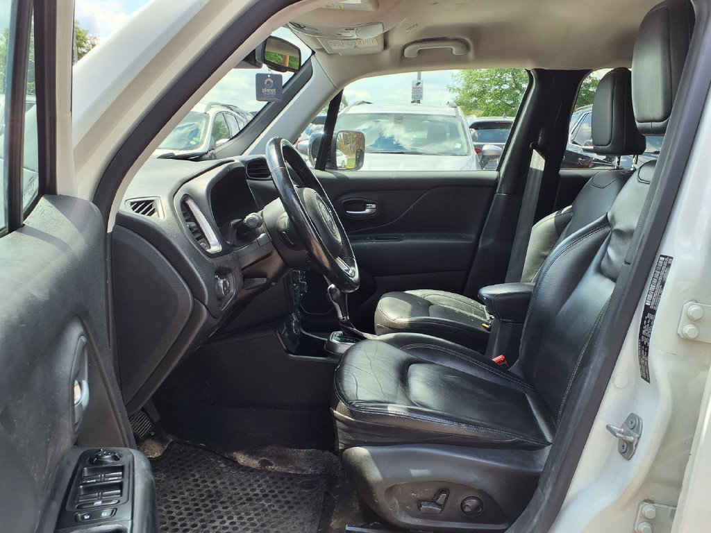 Used 2022 Jeep Renegade Limited AWD/4WD image 19