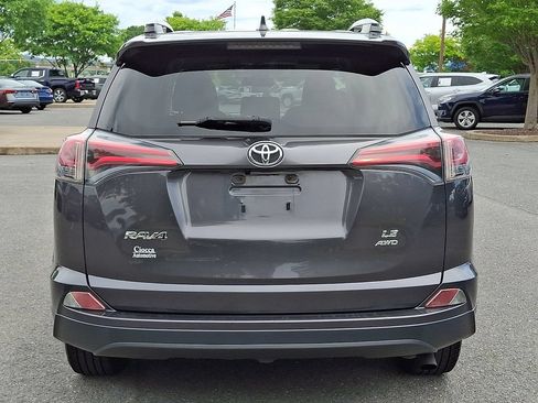 Used 2017 Toyota RAV4 LE AWD/4WD image 8