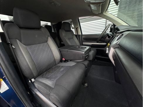Used 2015 Toyota Tundra SR5 w/ Tow Package image 4