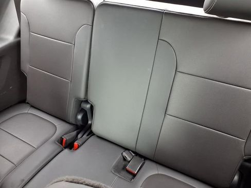 Used 2023 Chevrolet Traverse Premier w/ Redline Edition image 8