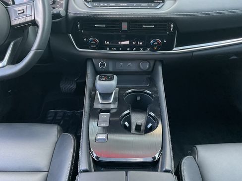 Used 2023 Nissan Rogue SL FWD image 17