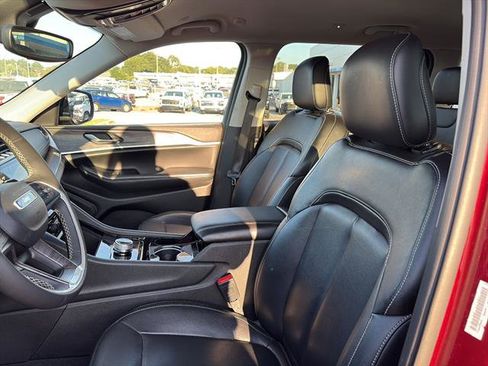 Used 2023 Jeep Grand Cherokee L Limited w/ Black Appearance Package image 16