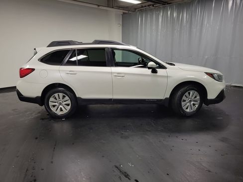 Used 2018 Subaru Outback 2.5i Premium AWD/4WD image 10