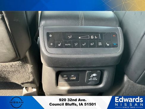 Used 2022 Nissan Pathfinder Platinum w/ Lighting Package (N93) AWD/4WD image 19