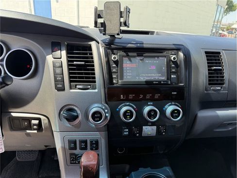 Used 2015 Toyota Sequoia Platinum AWD/4WD image 22