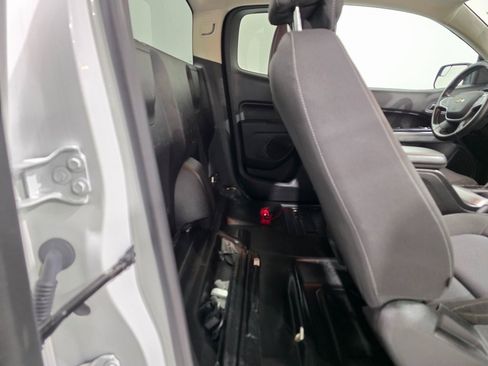 Used 2022 Chevrolet Colorado LT w/ Fleet Safety Package image 23