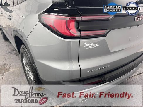 Used 2025 GMC Acadia Elevation image 13