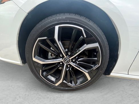 Used 2023 Nissan Altima 2.5 SR FWD image 28