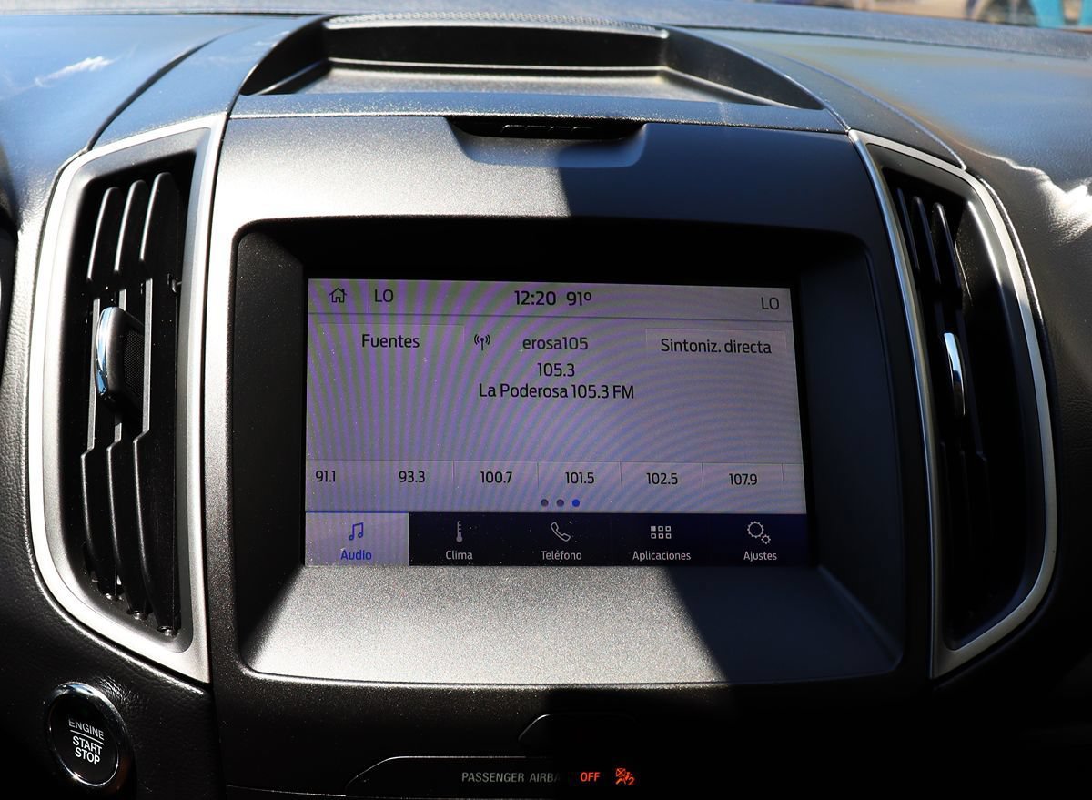 Used 2020 Ford Edge SEL FWD image 50
