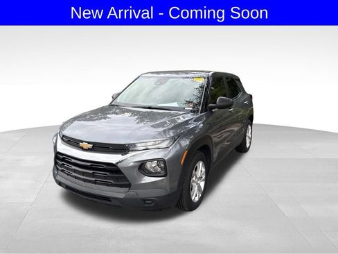 Used 2022 Chevrolet TrailBlazer LS FWD image 2