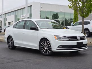 Used 2016 Volkswagen Jetta Sport FWD video 2