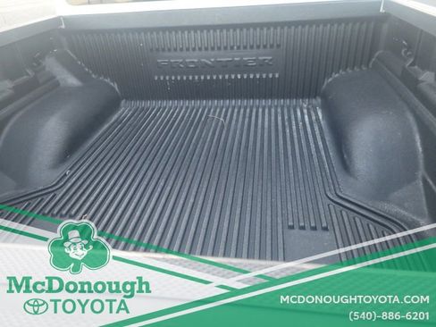 Used 2023 Nissan Frontier SV image 10