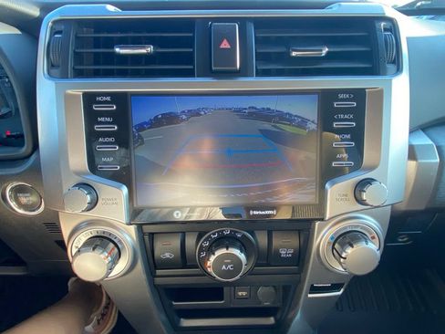 Used 2022 Toyota 4Runner SR5 AWD/4WD image 15