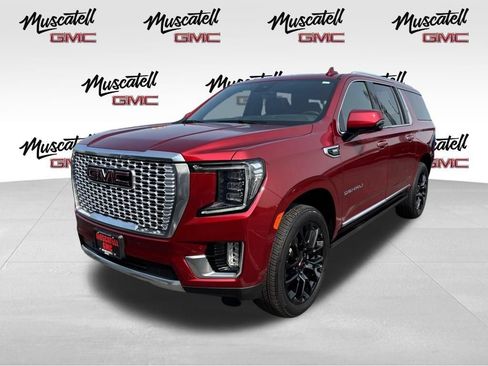 Used 2024 GMC Yukon XL Denali w/ Advanced Technology Package AWD/4WD image 8