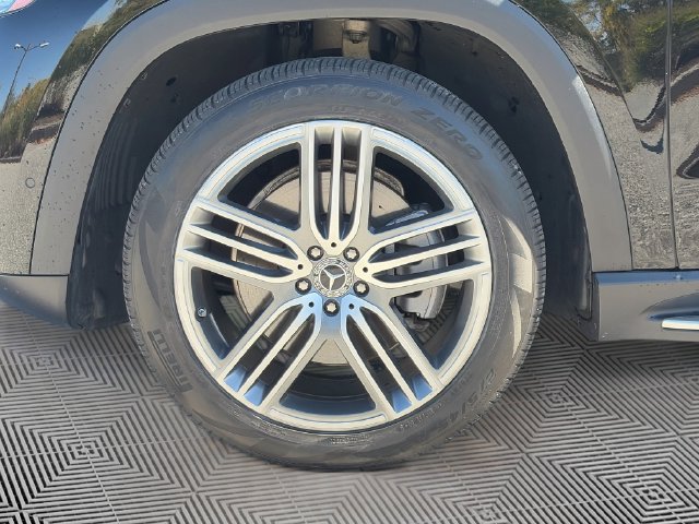 Used 2024 Mercedes-Benz GLS 450 4MATIC image 26