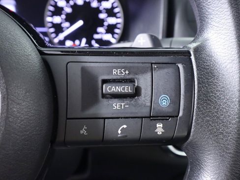 Used 2022 Nissan Rogue SV AWD/4WD image 13