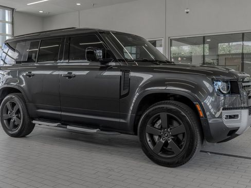 Used 2023 Land Rover Defender 110 SE AWD/4WD image 12