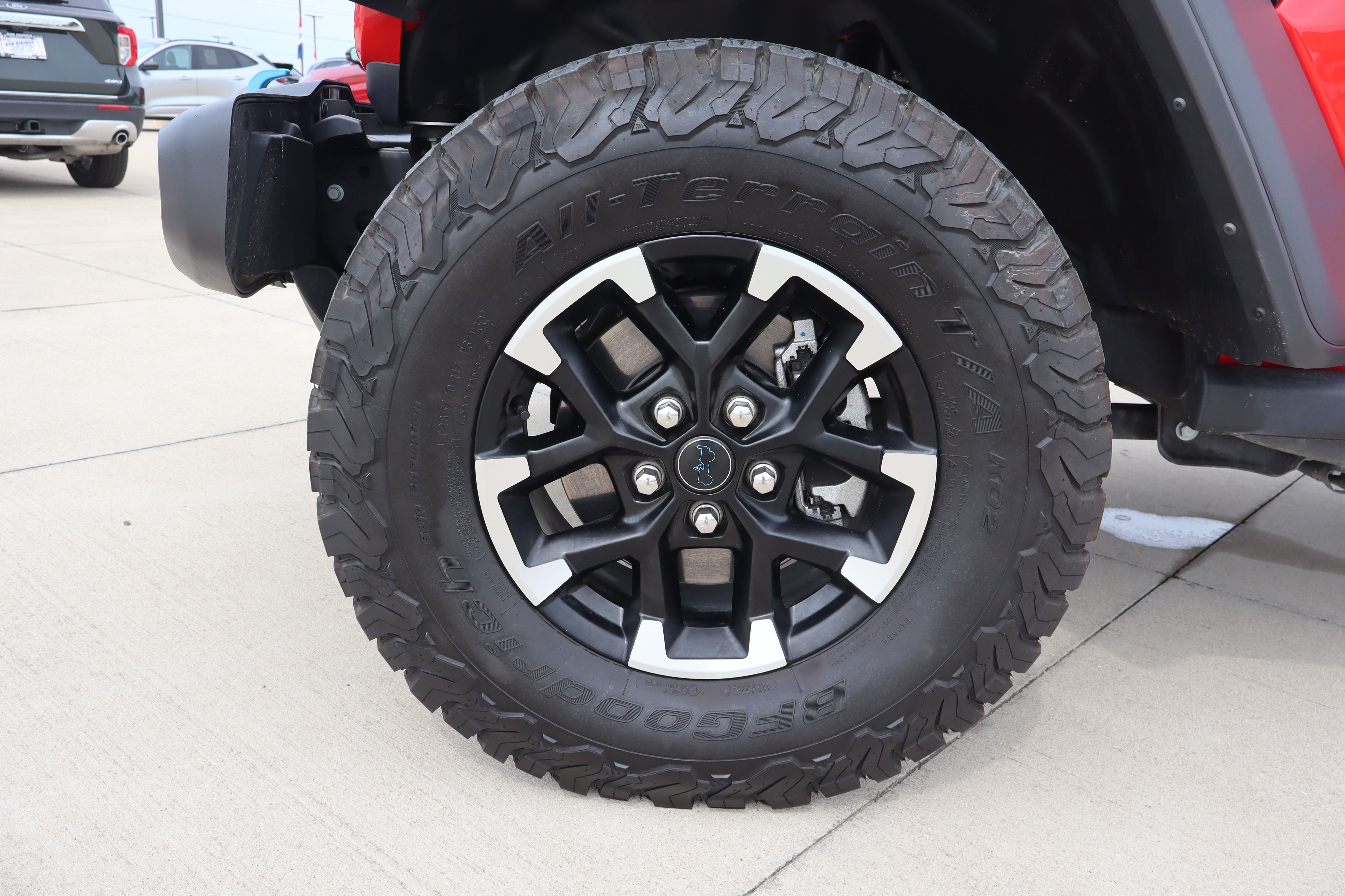 Used 2025 Jeep Wrangler Unlimited Rubicon 4xe w/ Convenience Group AWD/4WD image 28