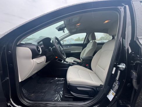 Used 2022 Kia Forte LXS FWD image 23