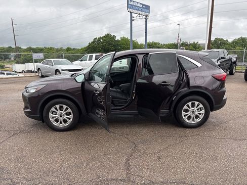 Used 2023 Ford Escape Active w/ Tech Pack #1 AWD/4WD image 4