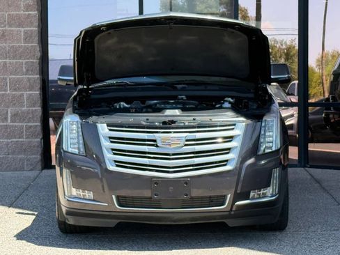 Used 2016 Cadillac Escalade Platinum RWD image 21