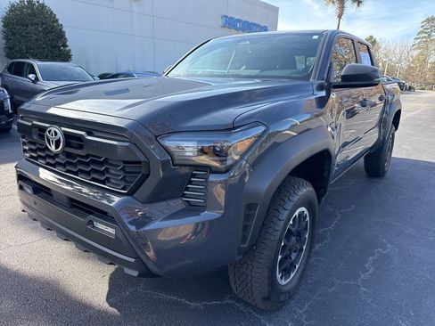 Used 2024 Toyota Tacoma TRD Off-Road image 8