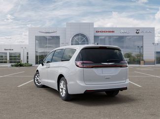 New 2026 Chrysler Pacifica Select AWD/4WD video 3