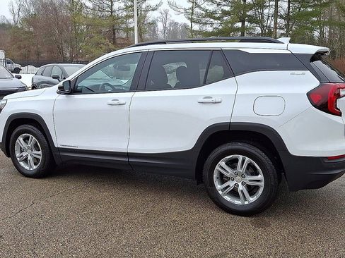 Certified 2023 GMC Terrain SLE w/ Driver Convenience Package image 7