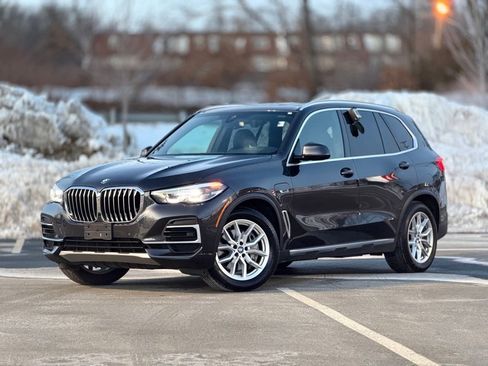 Used 2023 BMW X5 xDrive45e image 1