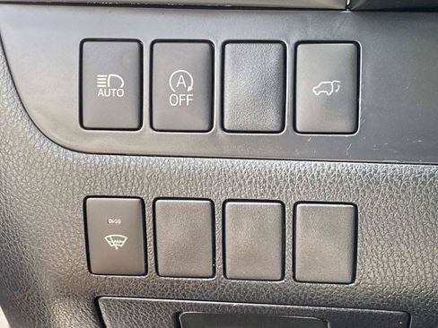 Used 2017 Toyota Highlander XLE w/ Carpet Mat Package AWD/4WD image 23
