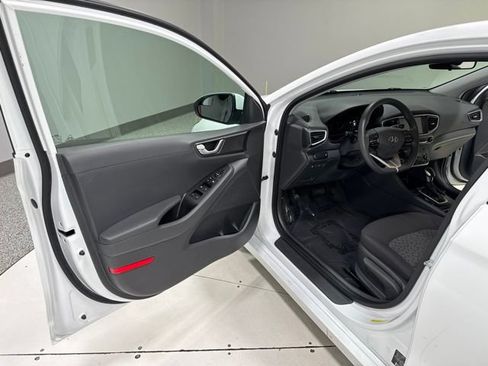Used 2018 Hyundai Ioniq Blue FWD image 8