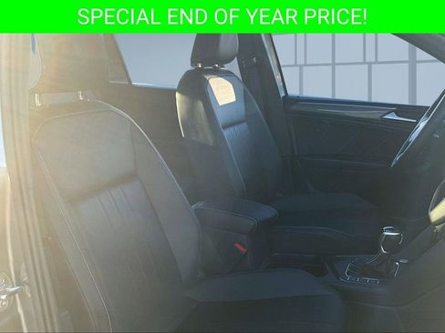 Used 2023 Volkswagen Tiguan SE R-Line image 28
