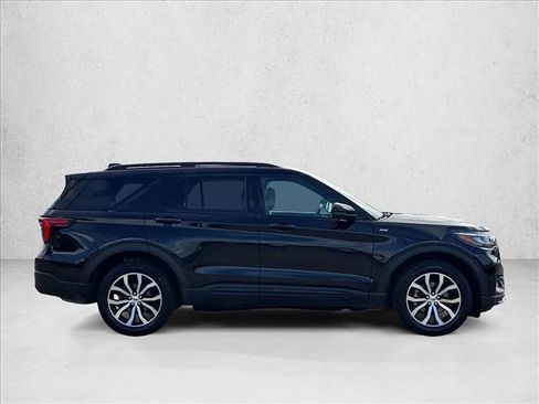 Used 2025 Ford Explorer ST-Line AWD/4WD image 4