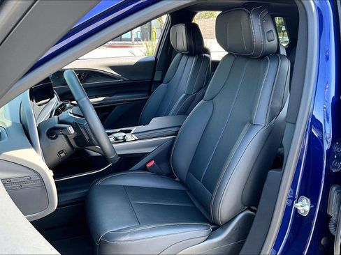 Used 2025 Cadillac Lyriq Sport AWD/4WD image 10