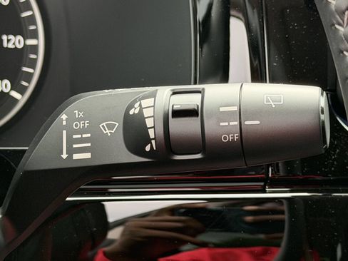 New 2026 Nissan Pathfinder SV w/ SV Premium Package FWD image 10