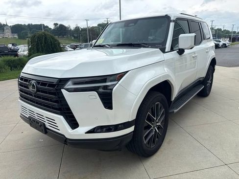 Used 2025 Lexus GX 550 w/ Accessory Package (2T) AWD/4WD image 3