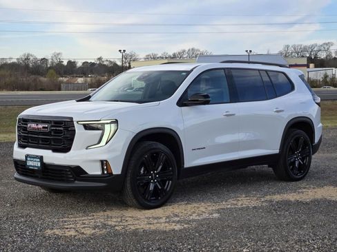 Used 2024 GMC Acadia Elevation w/ Black Edition image 3