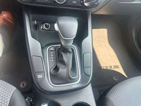 Used 2024 Kia Soul LX w/ Option Group 015 FWD image 15