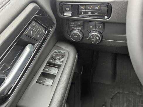 New 2026 GMC Yukon XL Denali w/ LPO, Floor Liner Package image 21