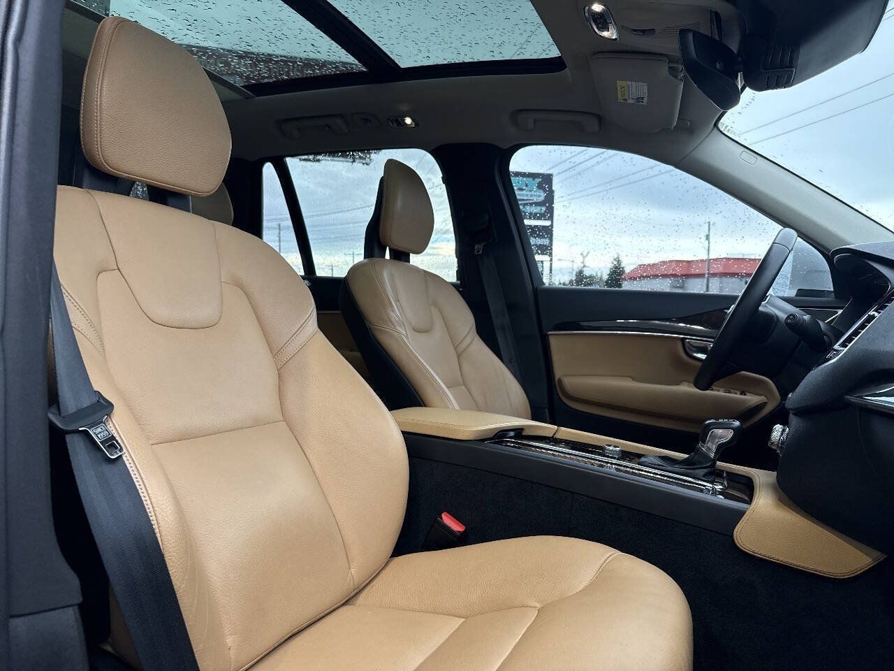 Used 2016 Volvo XC90 T6 Momentum w/ Momentum Plus Package AWD/4WD image 19